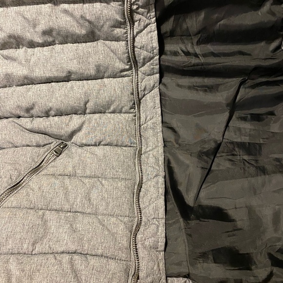 H&M Unisex Puffer Vest Soft Grey with Knit Collar - Size 38R, Men S or Women’s M - Picture 9 of 13